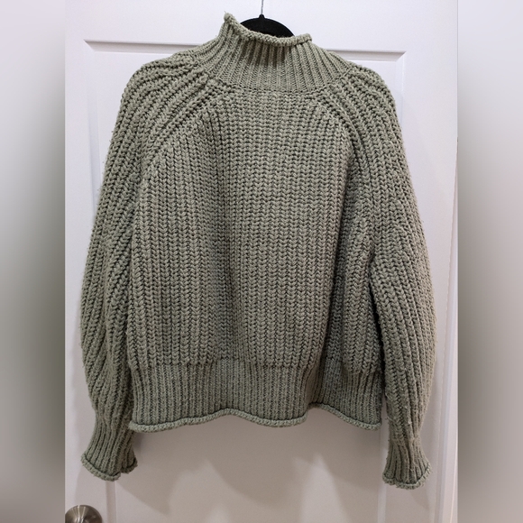 H&M Muted Olive Sweaters (Size XXL) - Picture 2 of 4